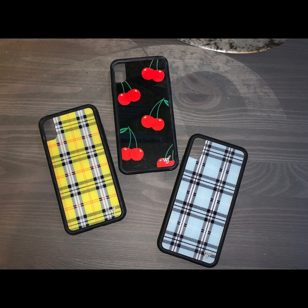 Wildflower IPhone XS Max case bundle.